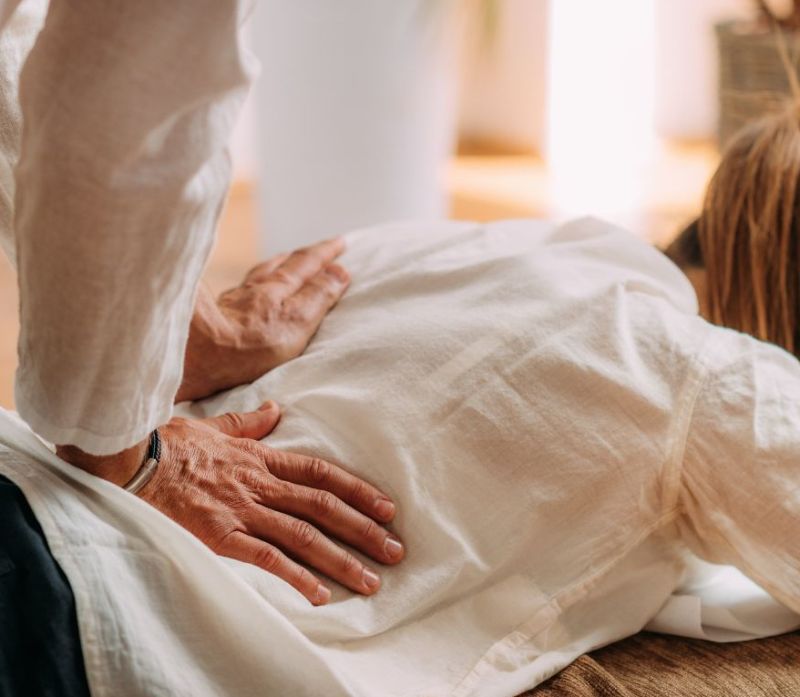 Những lợi ích nổi bật của massage shiatsu nhật bản đối với sức khỏe con người