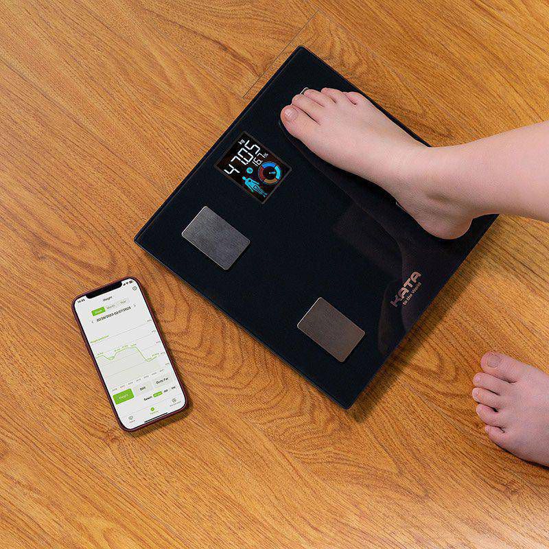 Cân sức khỏe điện tử KATA CS20M có màn hình LCD hiện đại giúp hiển thị thông số cơ thể rõ nét