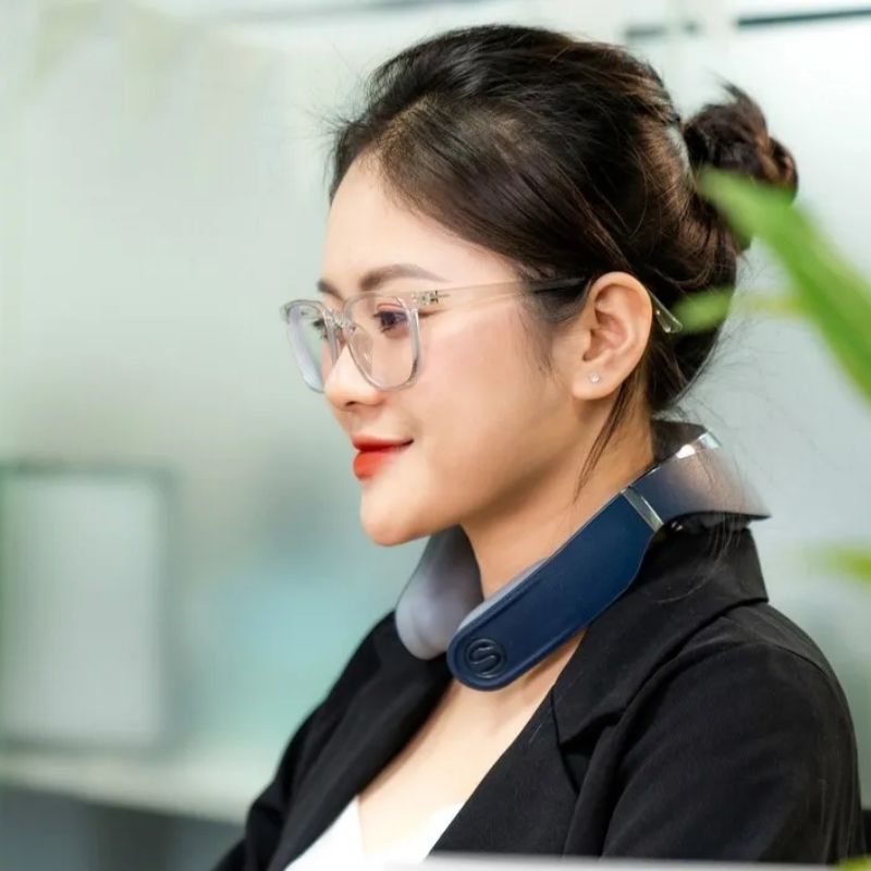 Máy massage cổ tiện lợi và dễ dùng cho mọi người