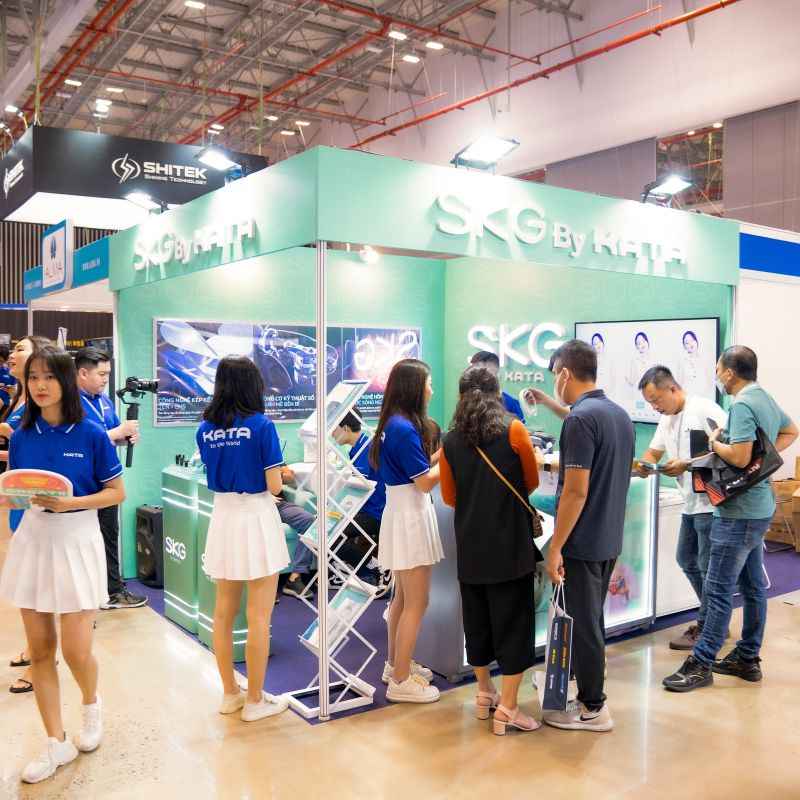 Yếu tố đầu tiên là Thương hiệu và uy tín của cửa hàng