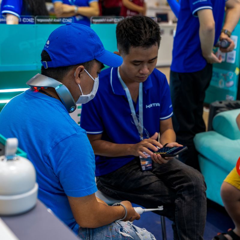 Tìm hiểu nơi mua máy massage cổ ở đâu Long An