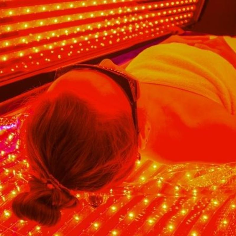 Ánh sáng đỏ là gì? Tác dụng của ánh sáng đỏ trong massage trị liệu